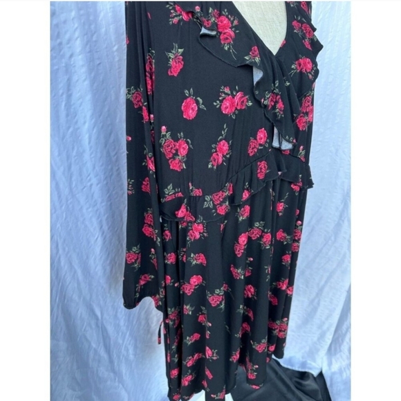 🍂🍁Torrid 3x Black Floral Jersey Knit Skater Dress - Picture 6 of 7